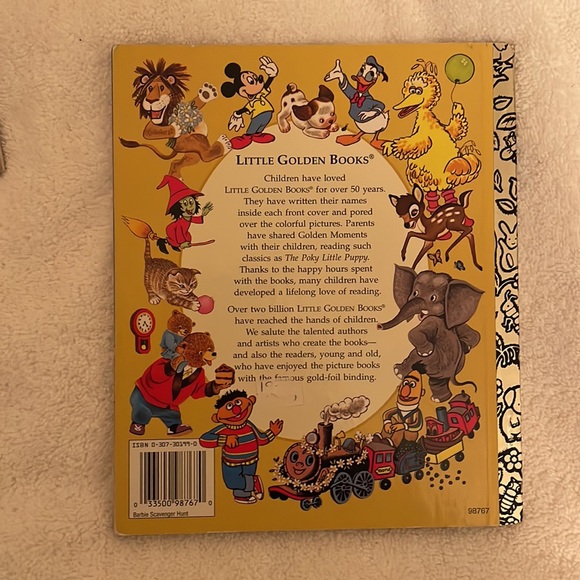 3 Little Golden Books: Barbie in the spotlight, soccer coach, scavenger hunt. - Picture 5 of 7